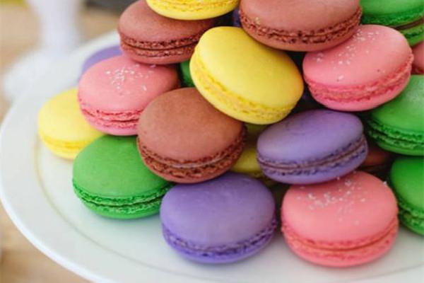 马卡龙一个热量多少卡洛里 马卡龙吃了会发胖吗 马卡龙一个热量多少卡洛里 马卡龙吃了会发胖吗