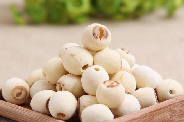 新鲜莲子放一夜变色了还可以吃吗 新鲜莲子可以天天吃吗 新鲜莲子放一夜变色了还可以吃吗 新鲜莲子可以天天吃吗