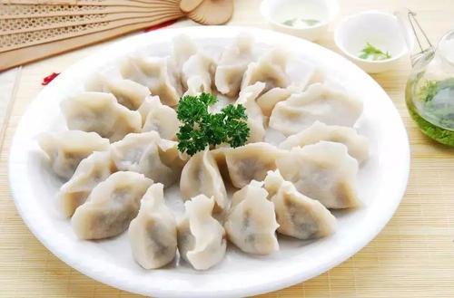 饺子皮加鸡蛋有什么用 饺子皮醒面时间越长越好吗 饺子皮加鸡蛋有什么用 饺子皮醒面时间越长越好吗