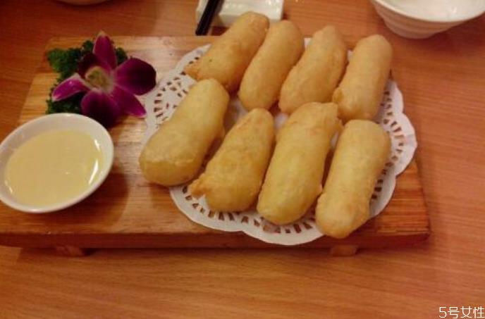 炸牛奶没有面包糠可以用什么代替 不用面包糠做炸牛奶 炸牛奶没有面包糠可以用什么代替 不用面包糠做炸牛奶