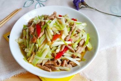 ​韭黄会引起肠胃不适吗 韭黄会胀气吗