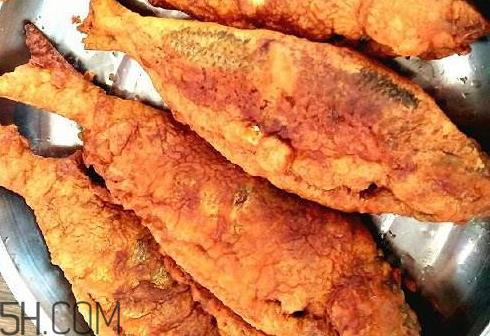 炸鱼为什么会粘锅 炸鱼不粘锅技巧 炸鱼为什么会粘锅 炸鱼不粘锅技巧