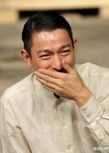 ​刘德华演坏人的角色最后的结果都是死，没死的基本都是正能量