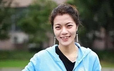 ​复旦女神”陈果，从万人崇拜到跌落神坛，她究竟做错了什么？