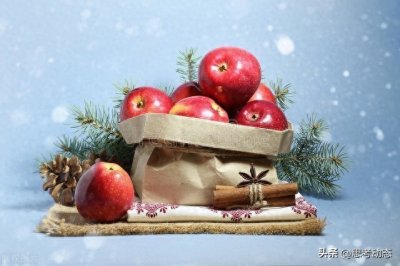 ​圣诞节送苹果：西方节日融入中国传统文化