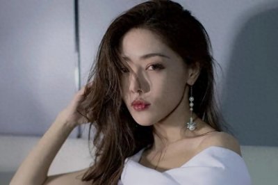 ​演员邓家佳：结婚10年后和平分手，离婚4年，事业爱情双丰收