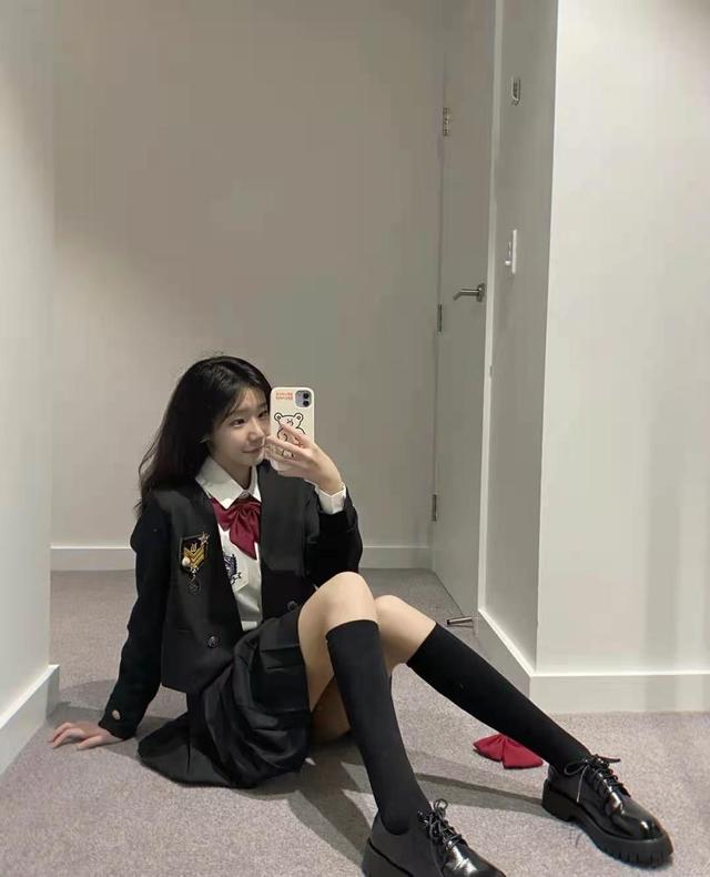 基础jk制服的几种搭配分享(jk制服怎么穿这样搭配)(10)