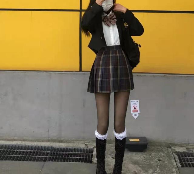基础jk制服的几种搭配分享(jk制服怎么穿这样搭配)(13)