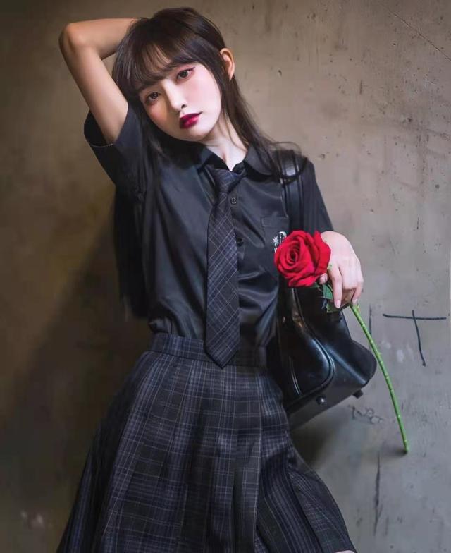 基础jk制服的几种搭配分享(jk制服怎么穿这样搭配)(6)