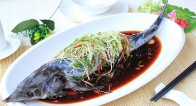 ​清蒸鲟鱼，清蒸鲟鱼时怎么去除鱼身上的鳞片？