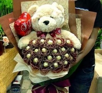 ​9颗费列罗花束寓意,各位大大们啥意思