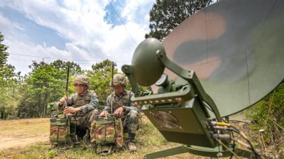​收藏军用电台需要注意风险，军迷朋友可不要违法了！
