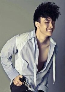 ​35岁男模陈潭山的发展近况