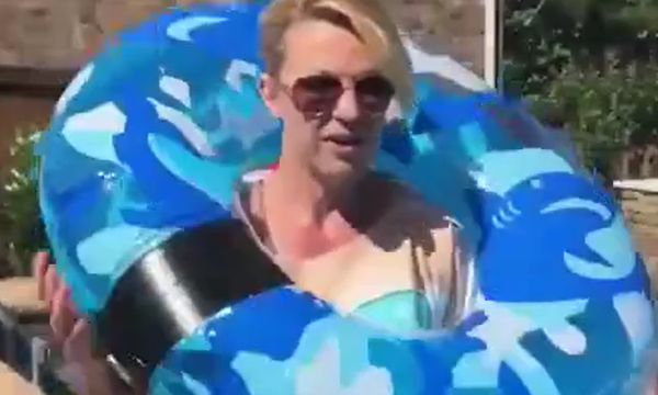 游泳圈坏了怎么修补,游泳圈漏了一个洞怎么补图12