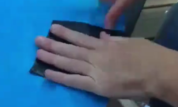 游泳圈坏了怎么修补,游泳圈漏了一个洞怎么补图10