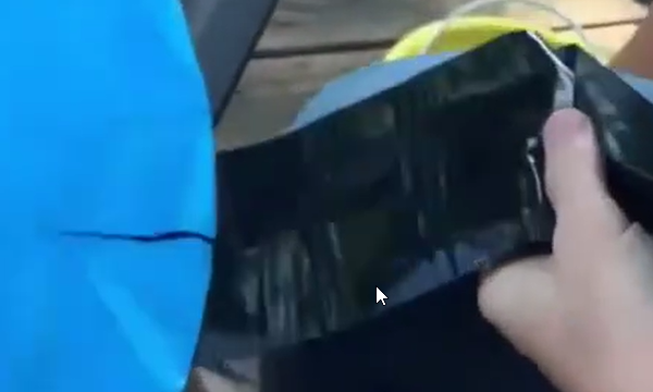 游泳圈坏了怎么修补,游泳圈漏了一个洞怎么补图8