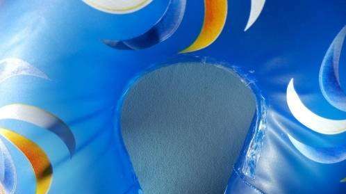 游泳圈坏了怎么修补,游泳圈漏了一个洞怎么补图7