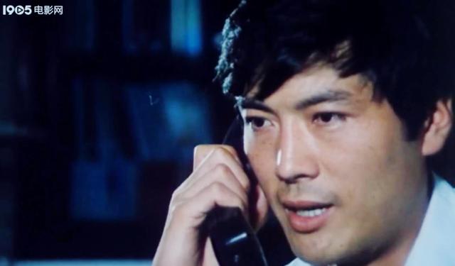 八十年代演员赵静画面（难忘街上流行红裙子）(9)