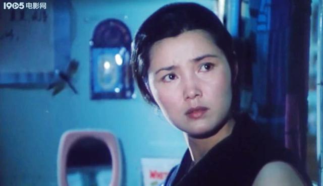 八十年代演员赵静画面（难忘街上流行红裙子）(5)