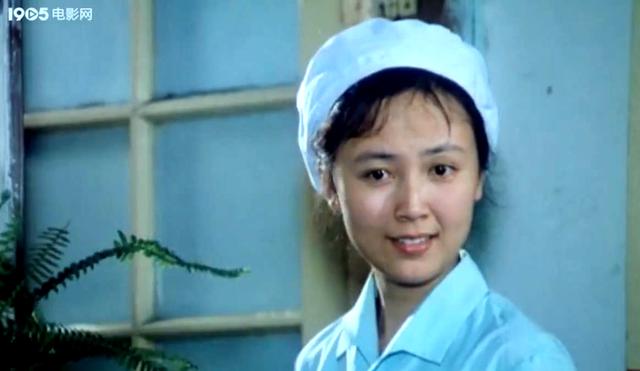 八十年代演员赵静画面（难忘街上流行红裙子）(3)