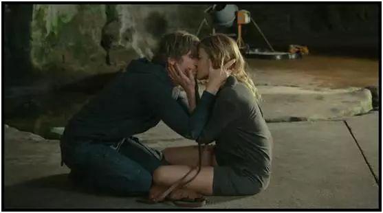 背着老婆和岳母偷情？如此羞耻也是没谁了