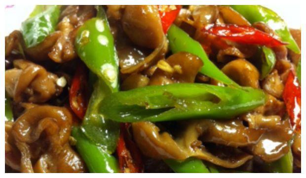 尖椒溜肥肠家常做法香而不腻没臭味，厨娘来教你做出好吃的溜肥肠