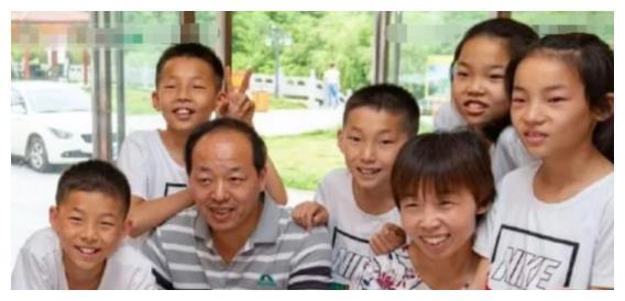 2008年出生的“奥运五胞胎”轰动全国,父母没钱养他们,现状如何