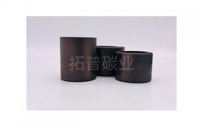 ​喜欢黑色的女性：独立、强有力的性格