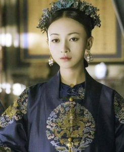 ​看了吴谨言18岁的艺考旧照，才知道“鹤立鸡群”是什么含义