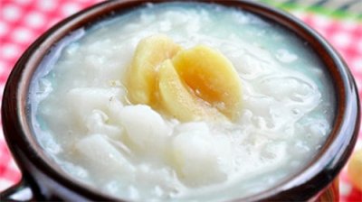 ​山药莲子粥：它是广东省的传统名点，粤菜系营养美食；做法教程