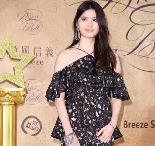 ​孙芸芸20岁女儿首度亮相，希望做家族代言人，颜值高神似李嘉欣