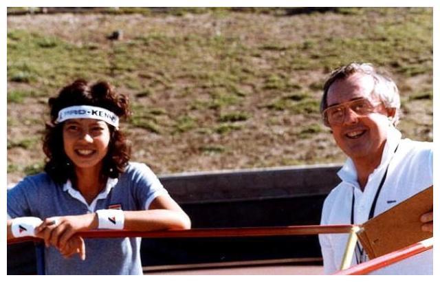 中国体坛“女叛徒”曾叛逃美国，如今不知羞耻回国捞金，脸真大？