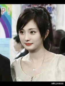 ​杨幂早期照片：美极了，眼睛大大的，漂漂亮亮的！