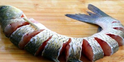 ​草鱼尾巴怎么做好吃,草鱼尾巴怎么做好吃法