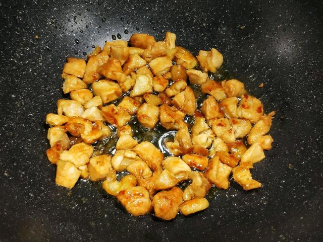 鸡胸肉怎么做出来才好吃（嫩滑爽口还下饭）(7)