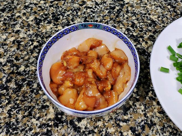 鸡胸肉怎么做出来才好吃（嫩滑爽口还下饭）(5)