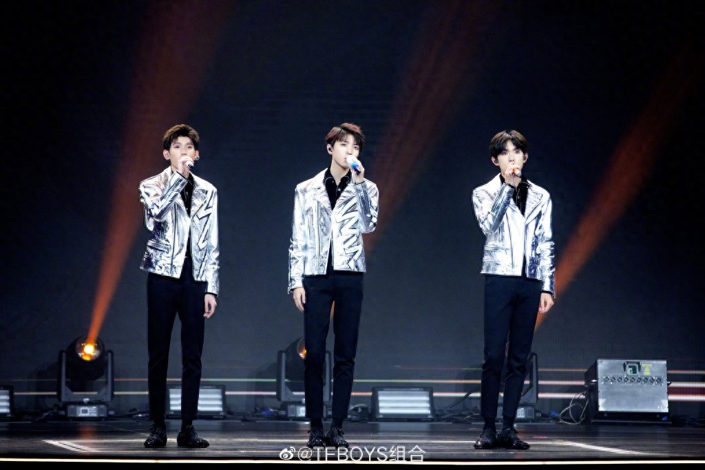 TFBOYS发布新歌《和你在一起》，很高兴遇见你，很荣幸认识你