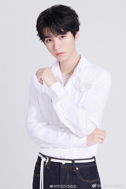 TFBOYS发布新歌《和你在一起》，很高兴遇见你，很荣幸认识你