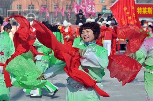 世人笑我太疯癫，我笑他人看不穿，欢天喜地的东北大秧歌！