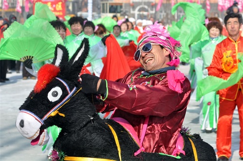 世人笑我太疯癫，我笑他人看不穿，欢天喜地的东北大秧歌！