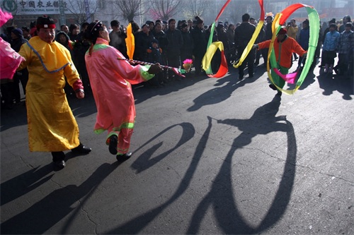 世人笑我太疯癫，我笑他人看不穿，欢天喜地的东北大秧歌！