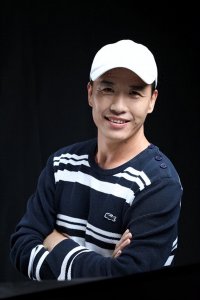 16年前,被赵本山放弃的徒弟关小平,如今怎么样了?