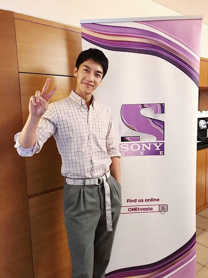 韩国人气偶像李昇基