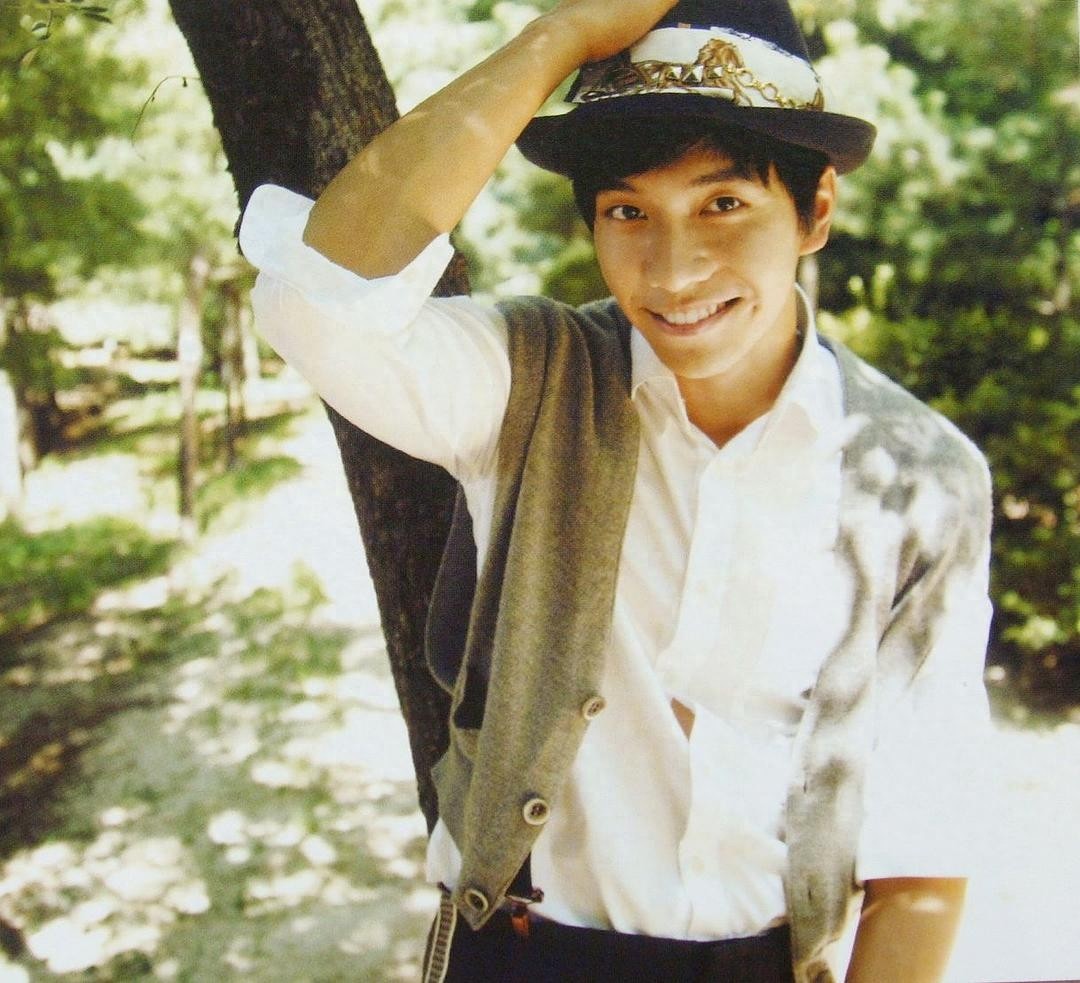 韩国人气偶像李昇基