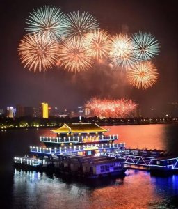 ​阔别已久的橘子洲焰火又要回来啦，2018年元旦启幕！