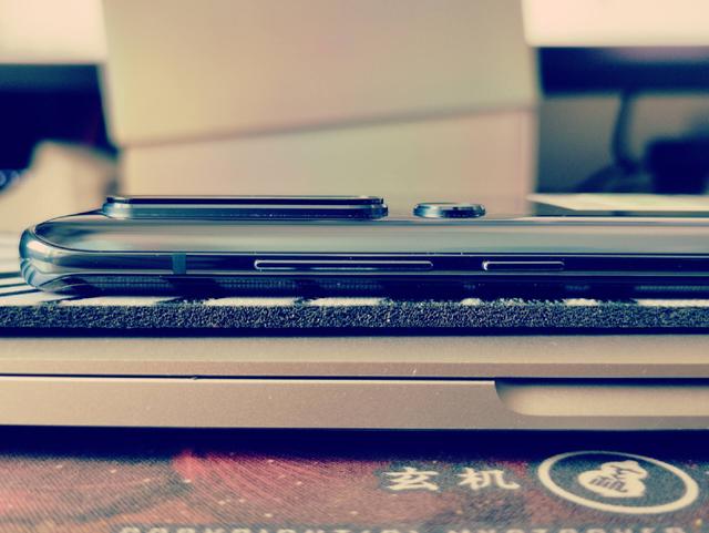 小米10至尊版缺点深度评测（老机新测小米最后一代钉子户）(8)