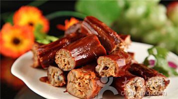 请间宜昌市西陵区恬阿姨私房菜.苕莚店是和半山酒店是一体的