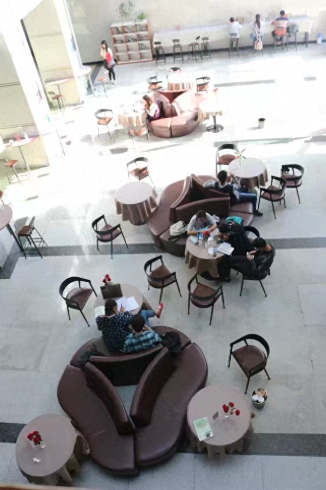 川大江安校区：极具现代化校园，园林式校园风景、最长爱情长桥