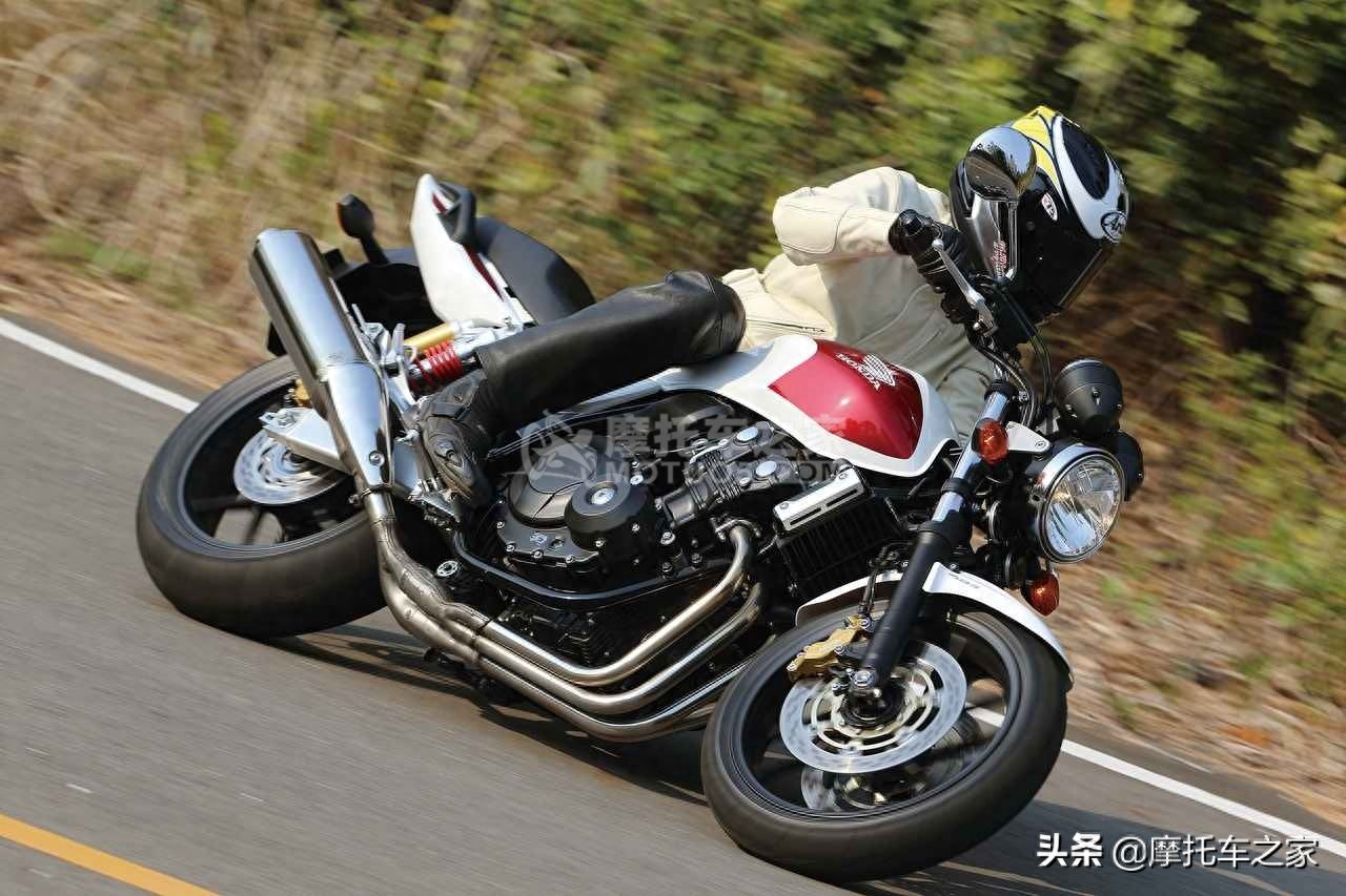 一代神车本田CB400，经典造型永不磨灭