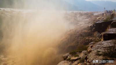 壶口瀑布在哪里（山西临汾的壶口瀑布为什么那么多人去）